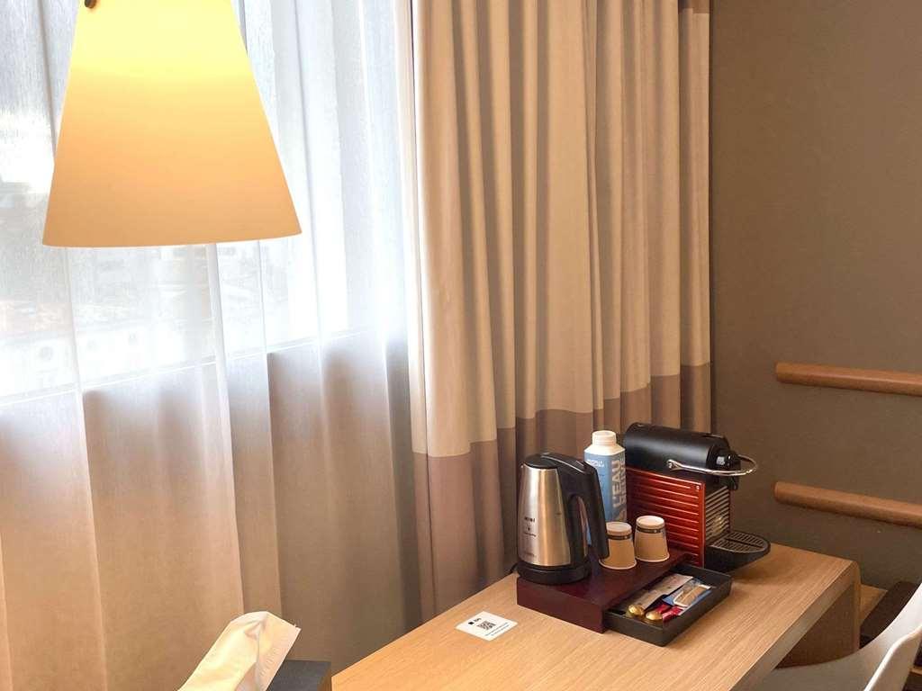 ホテル イビス ボルドー サントル バスティッド 部屋 写真